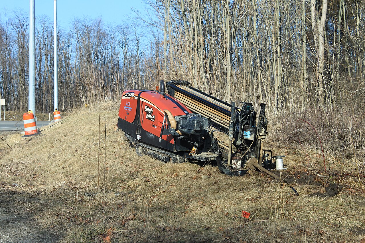 Ditch Witch JT1220 horizontal directional drill in operation on M-36 in Hamburg Michigan, just east of Merrill Road.