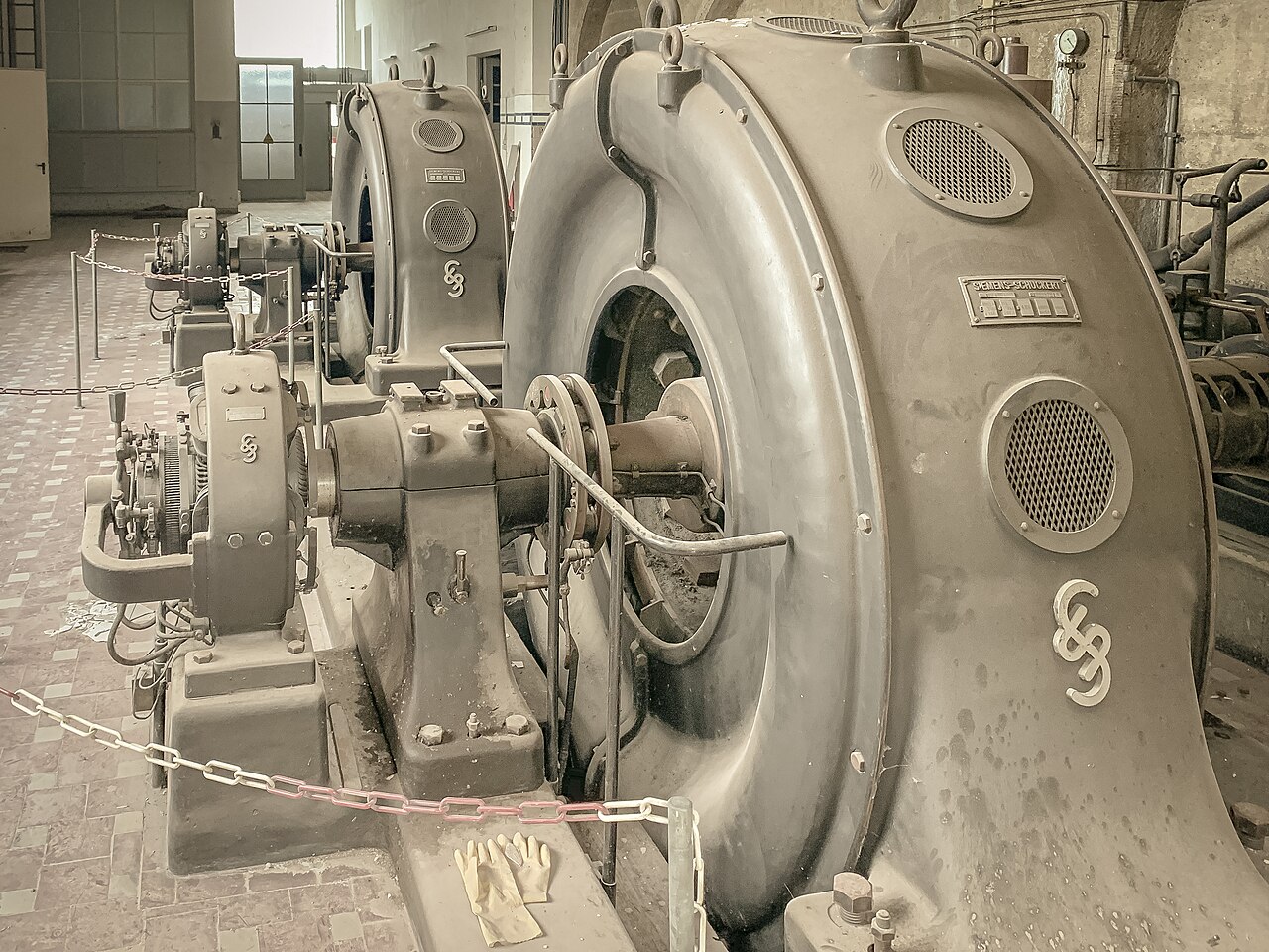 Generator im alten Wasserkraftwerk Teinach; Baujahr 1914, Leistung 500 KVA, Umdrehungszahl 428U/min